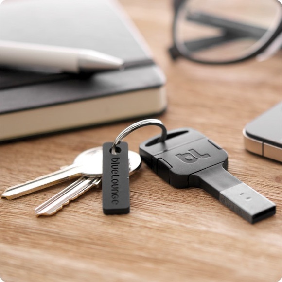 🌟FREE🌟 Bluelounge Kii Compact Charge & Sync Cable USB A Adapter Key Chain - Picture 3 of 7